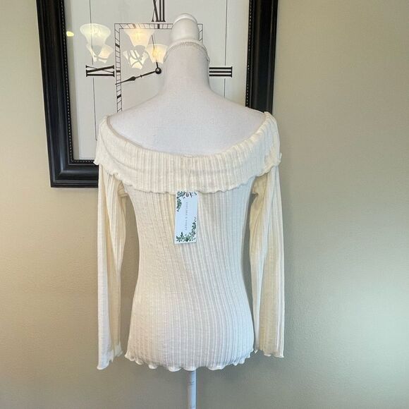 Chelsea & Violet Off The Shoulder Lettuce Trim Long Sleeve Top - Picture 3 of 3